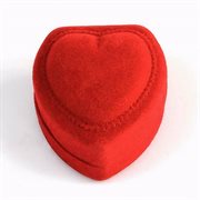 Gaveæske til ringe "Hjerte" af rødt velour. 50 mm